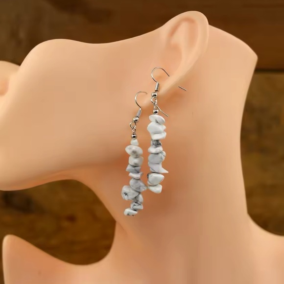 Bracelet And Earrings Set - White Turquoise - Natural Stone Healing Energy - Picture 7 of 12